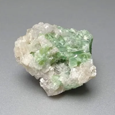 Natürlicher Turmalin in Quarz 54g, Pakistan