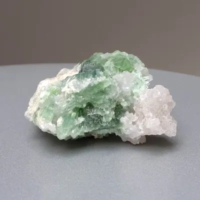Natürlicher Turmalin in Quarz 61g, Pakistan