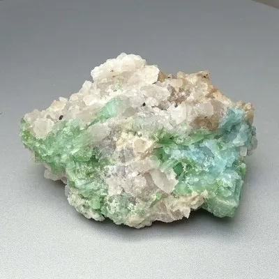 Natürlicher Turmalin in Quarz 157g, Pakistan