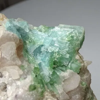 Tourmaline natural in quartz 157g, Pakistan
