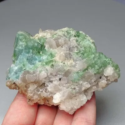 Tourmaline natural in quartz 157g, Pakistan