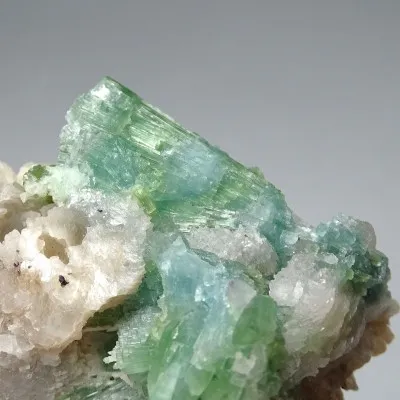 Tourmaline natural in quartz 157g, Pakistan