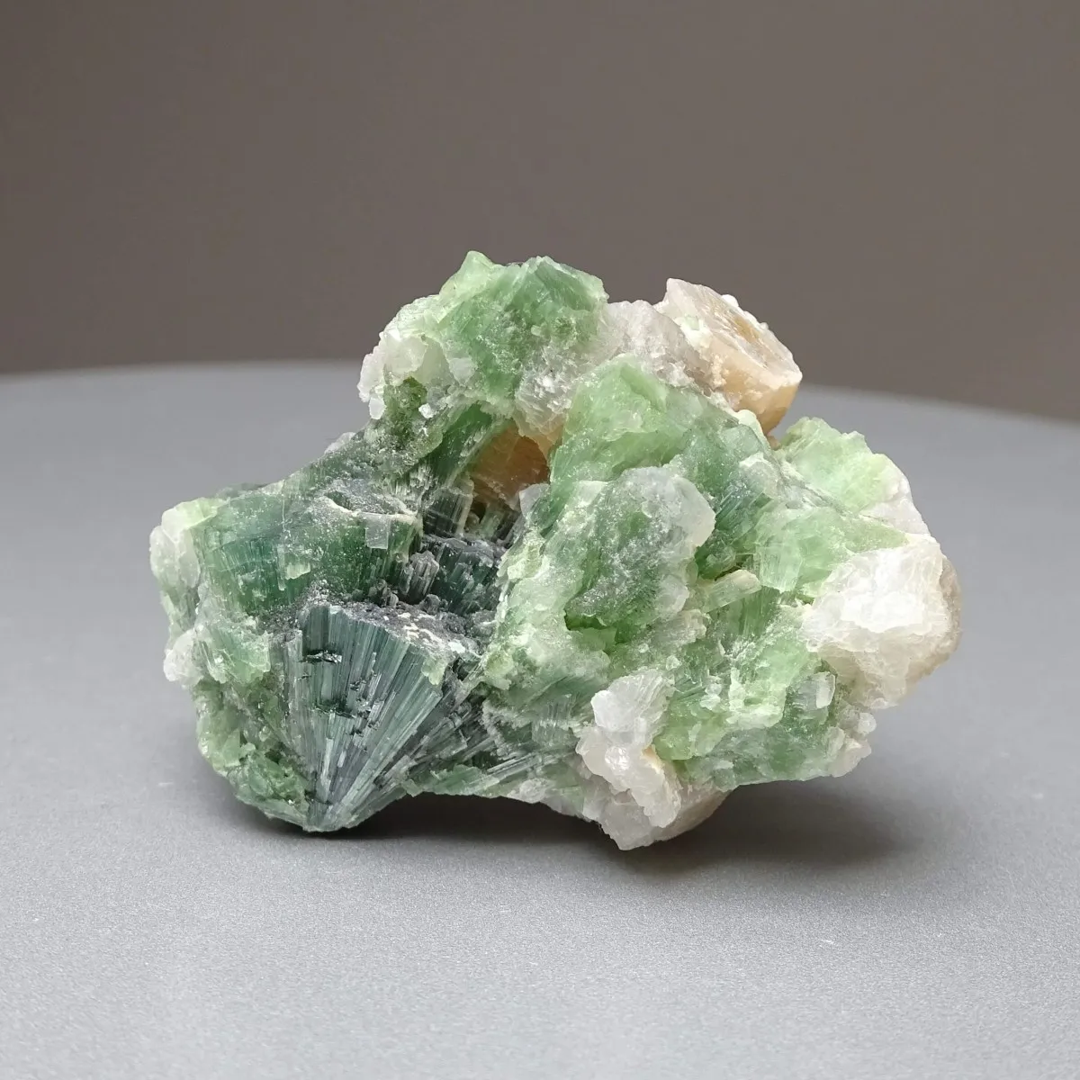 Tourmaline natural in quartz 64g, Pakistan