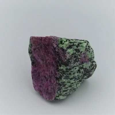 Ruby in zoisite 233g