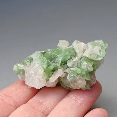Natürlicher Turmalin in Quarz 35g, Pakistan