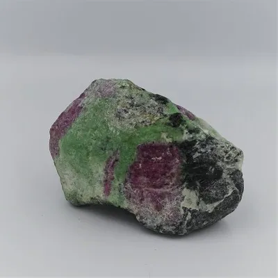 Ruby in zoisite 303g
