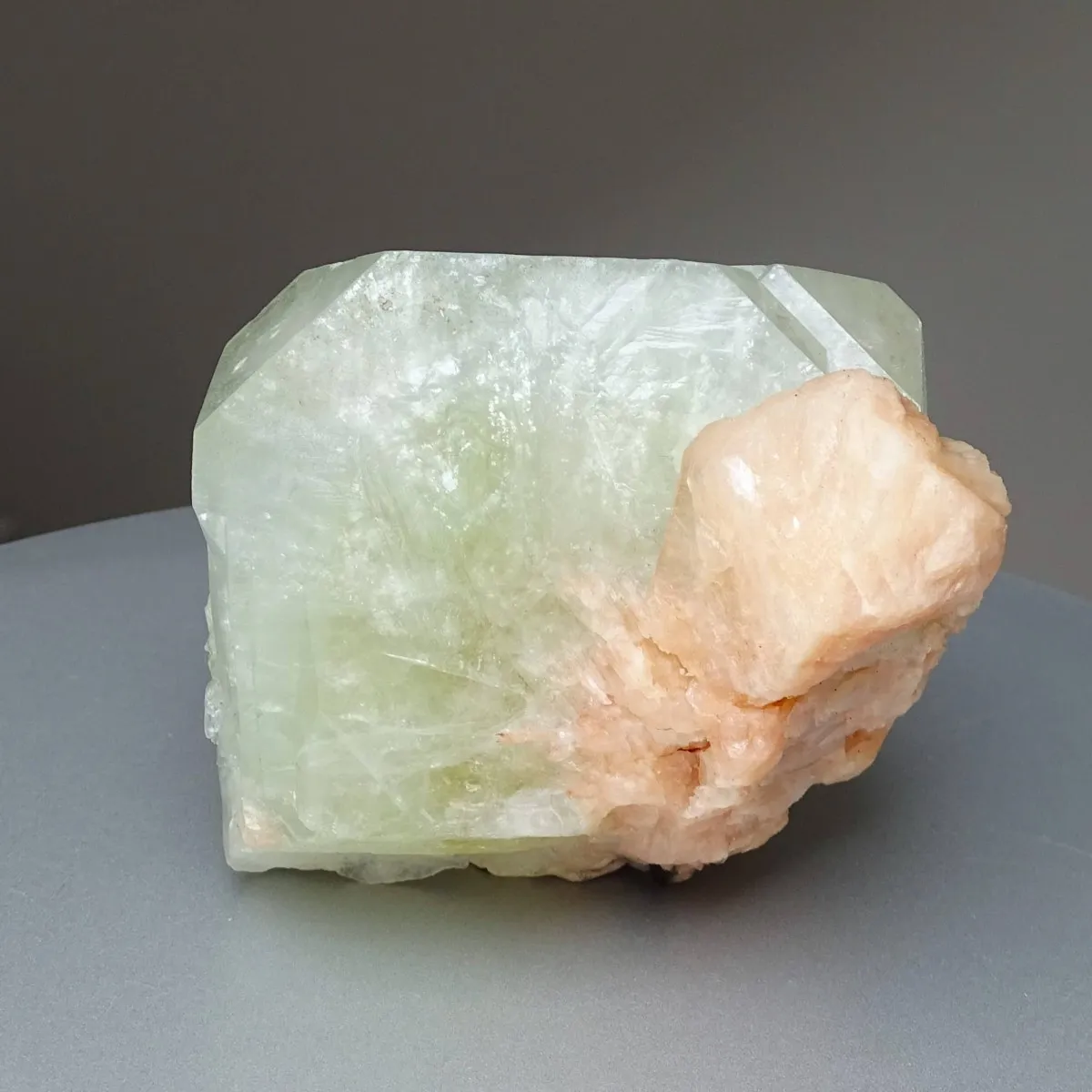 Apophyllite green crystal, stilbite 290g, India