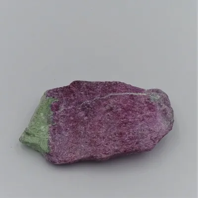 Rubin in Zoisit 243g