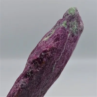Ruby in zoisite 243g