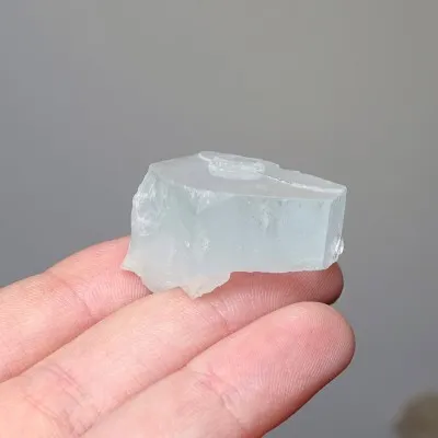 Akvamarín přírodní krystal 19,7g, Afganistán