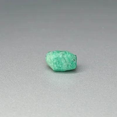 Emerald natural crystal in rock 2.2g, Pakistan