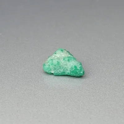Emerald natural crystal in rock 1.2g, Pakistan