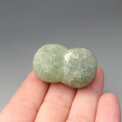 Prehnite natural mineral 35g, Mali