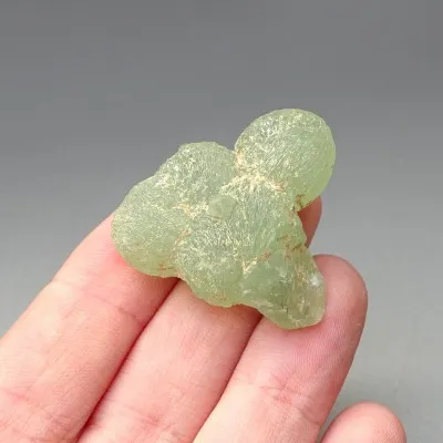 Prehnite natural mineral 19g, Mali