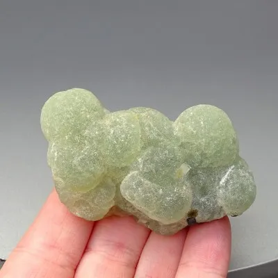 Prehnite natural mineral 98g, Mali