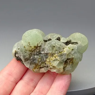 Prehnite natural mineral 98g, Mali