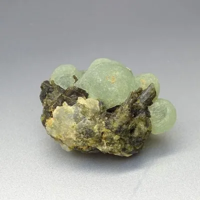 Prehnit přírodní minerál 73g, Mali