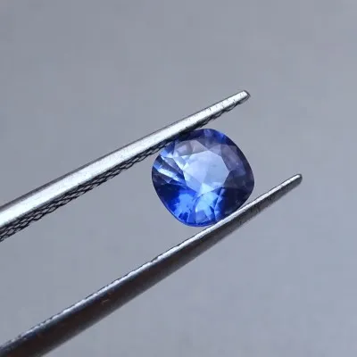 Safír modrý přírodní 1,18ct, Srí Lanka GIA certifikát