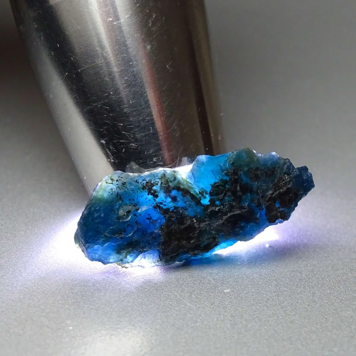 Afganit přírodní minerál 5g, Afghánistán