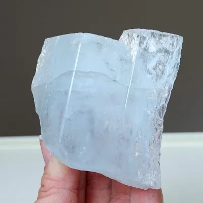 Akvamarín přírodní krystal 182,7g, Pakistán