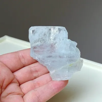 Akvamarín přírodní krystal 69,9g, Pakistán