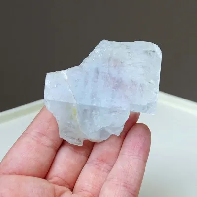 Akvamarín přírodní krystal 69,9g, Pakistán