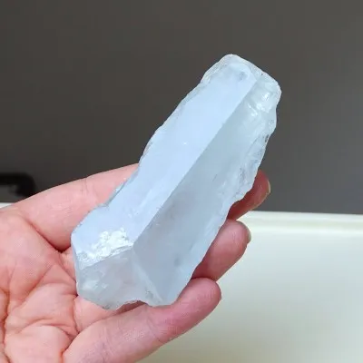 Akvamarín přírodní krystal 118,8g, Pakistán