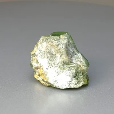 Peridot/Olivin Naturkristall 66,6g Pakistan