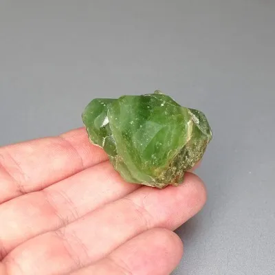 Peridot /Olivine natural crystal 34.7g Pakistan