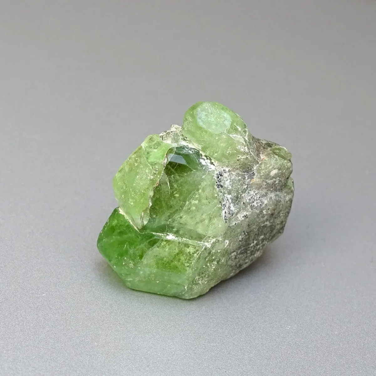 Peridot /Olivine natural crystal 52g Pakistan
