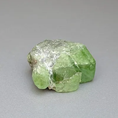 Peridot /Olivine natural crystal 52g Pakistan