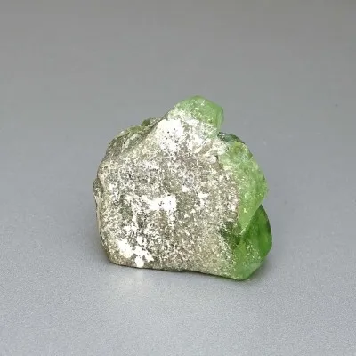 Peridot /Olivine natural crystal 52g Pakistan