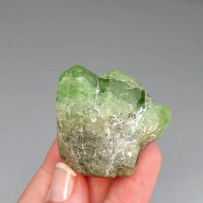 Peridot/Olivin Naturkristall 52g Pakistan