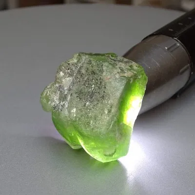 Peridot/Olivin Naturkristall 52g Pakistan