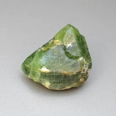Peridot /Olivine natural crystal 90.2g Pakistan
