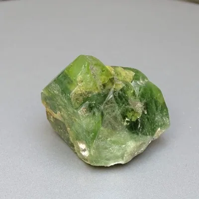 Peridot/Olivin Naturkristall 90,2g Pakistan