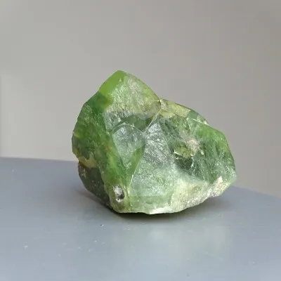 Peridot/Olivin Naturkristall 90,2g Pakistan