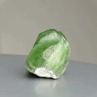 Peridot/Olivin Naturkristall 37,3g Pakistan