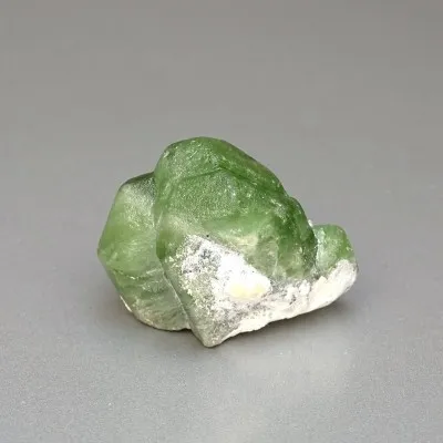 Peridot /Olivine natural crystal 37.3g Pakistan