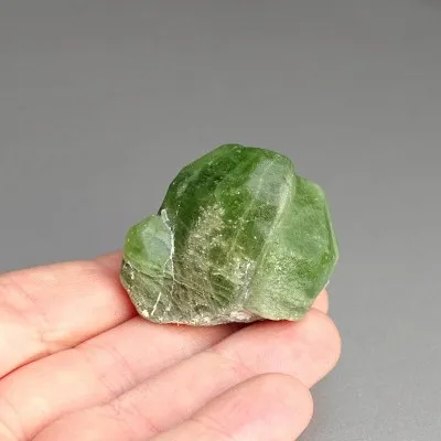 Peridot/Olivin Naturkristall 37,3g Pakistan