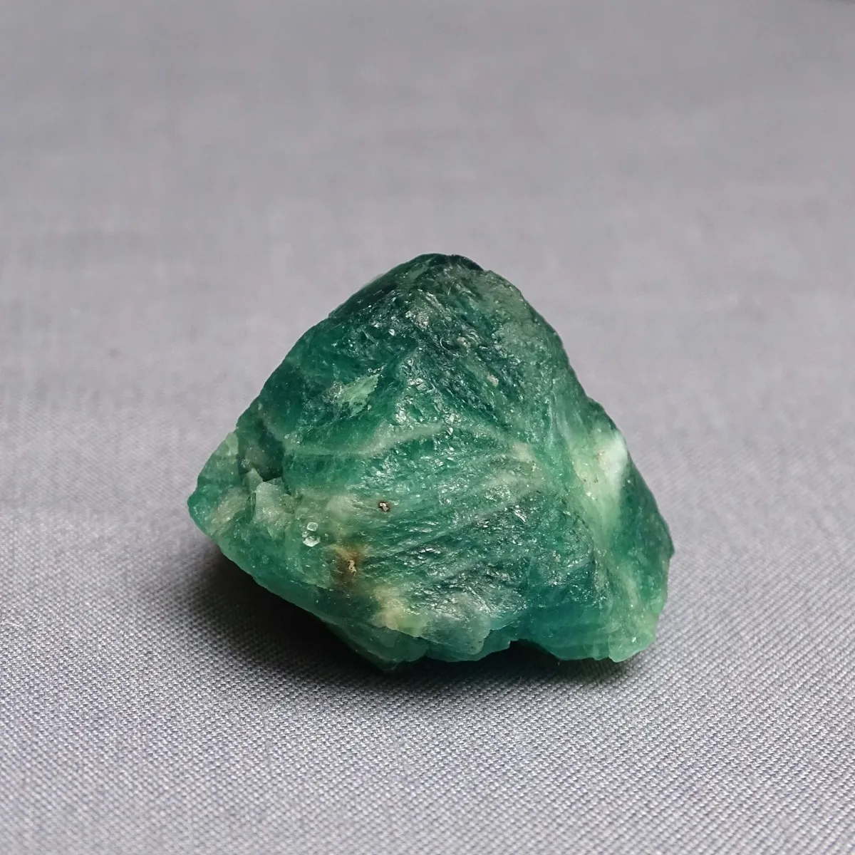 Sodalit - hauyne (zelený) přírodní 21,1g, Afghánistán