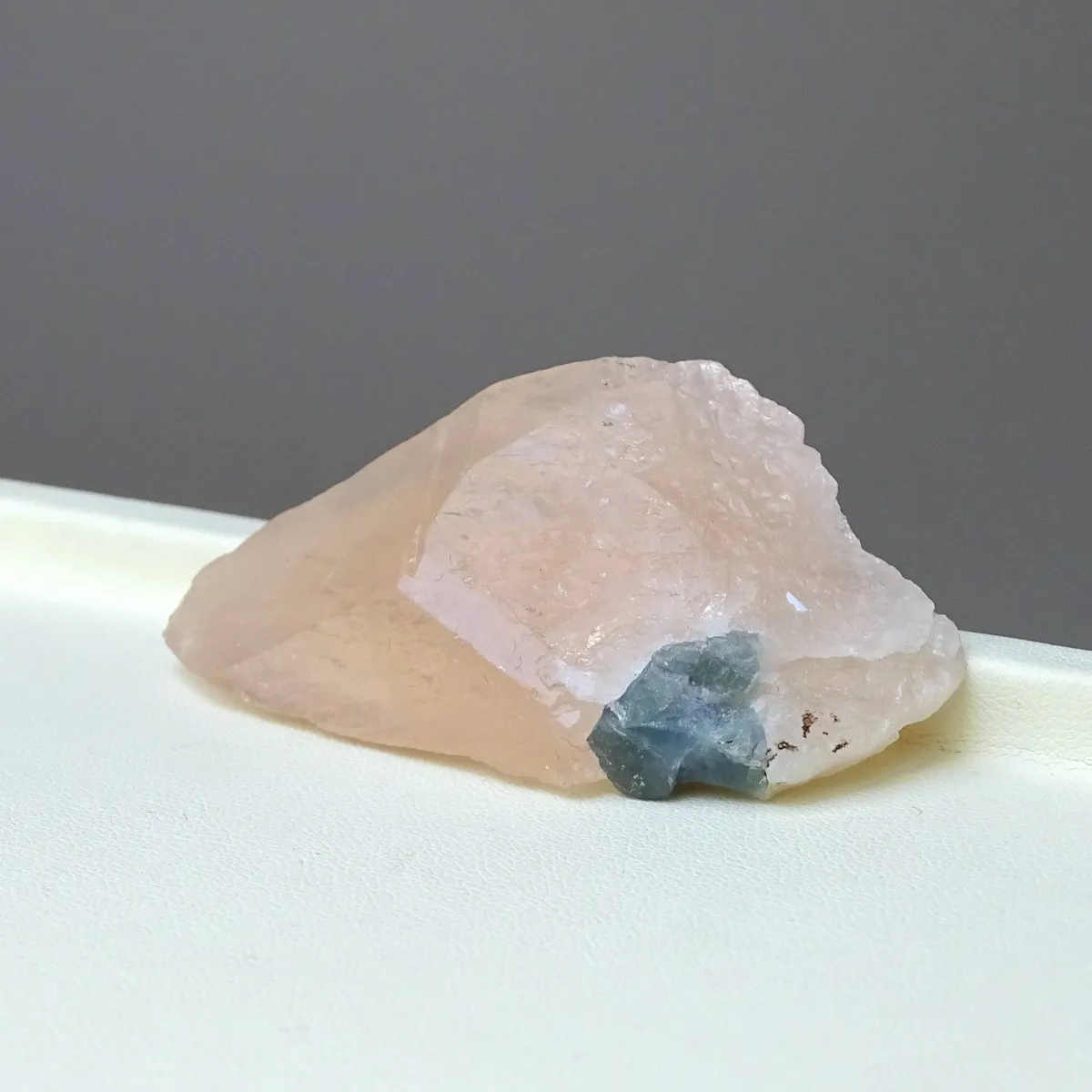 Morganit přírodní krystal 42,1g, Afganistán