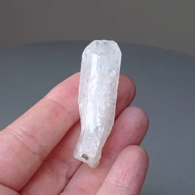 Danburit přírodní krystal 16,1g, Mexiko