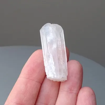Danburite natural crystal 12.2g, Mexico