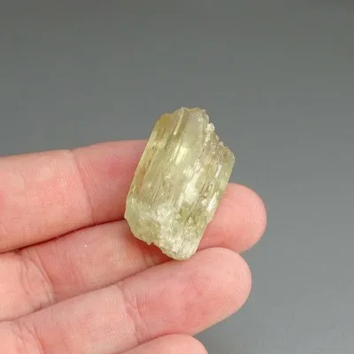Natürlicher Hiddenit-Kristall 9,3g, Afghanistan