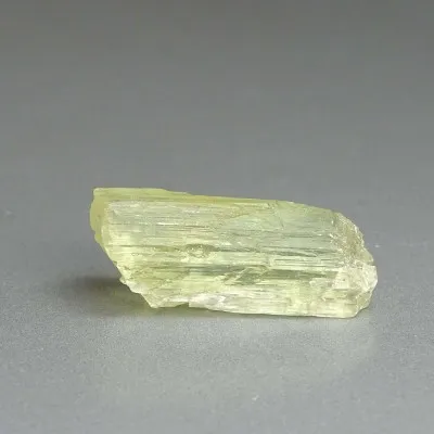 Hiddenit přírodní krystal 12,1g, Afganistán