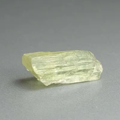 Natürlicher Hiddenit-Kristall 12,1g, Afghanistan