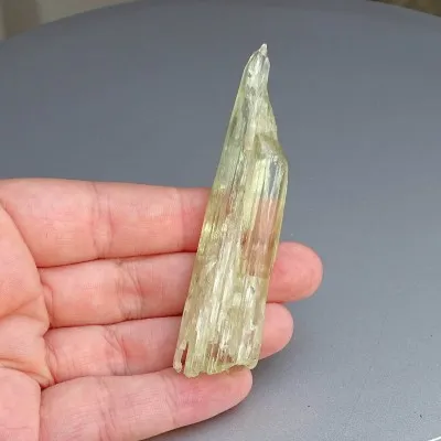 Natürlicher Hiddenit-Kristall 22,4g, Afghanistan