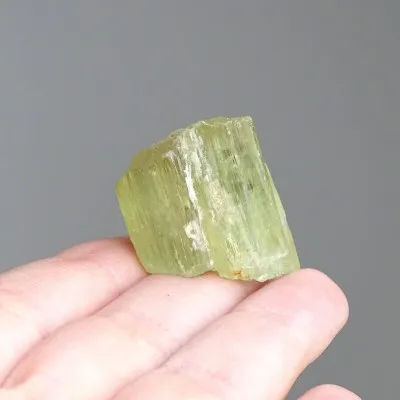 Natürlicher Hiddenit-Kristall 19,7g, Afghanistan