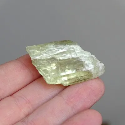 Hiddenite natural crystal 16.9g, Afghanistan